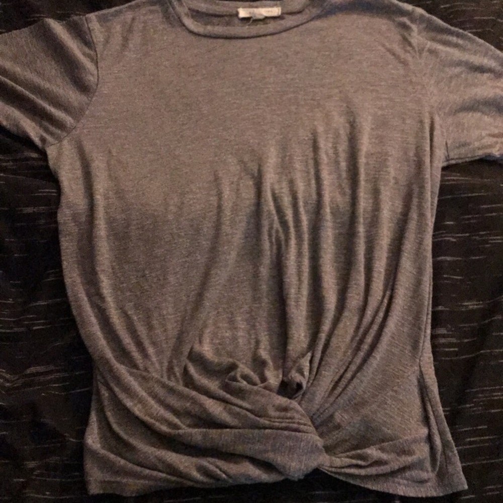 Gray front knot shirt